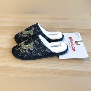 NWT True Religion Embellished Blue Slippers With Plush Lined Women’s Sz S.